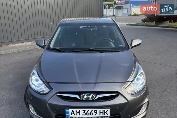 Hyundai Accent 2012