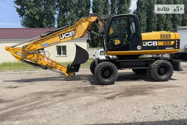 JCB JS 200 2012