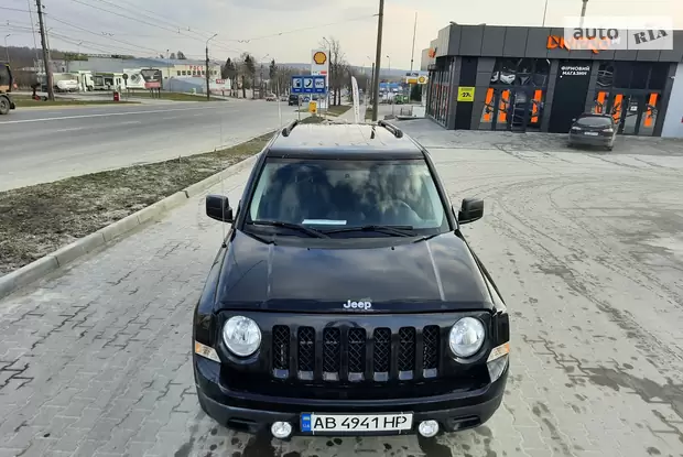 Kupiti Chorni Avto Dzhip Patriot Prodazh Jeep Patriot Chornogo Koloru Auto Ria