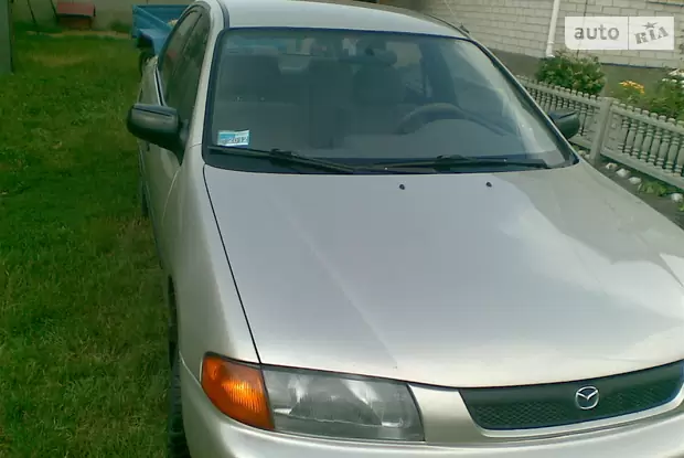 Mazda 323 1996