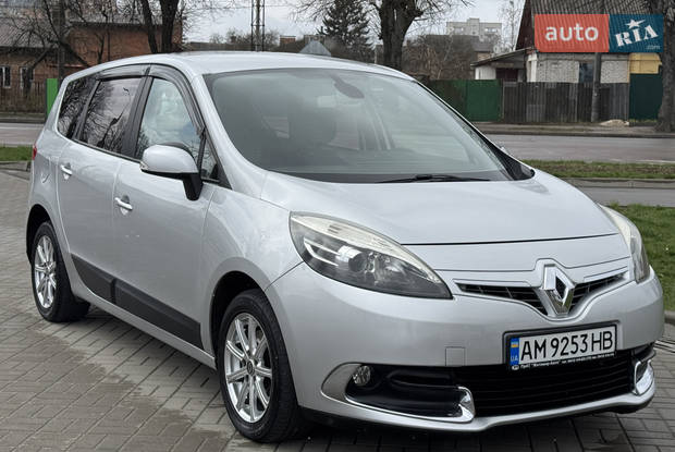 Renault Grand Scenic 2012
