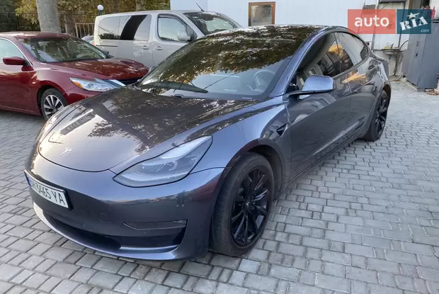Tesla Model 3 2021