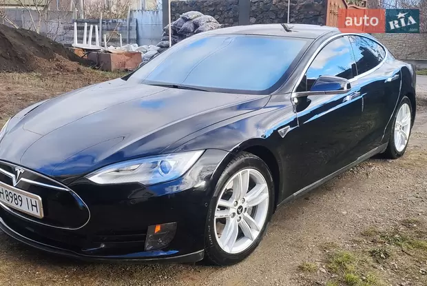 автомобиль tesla одесса