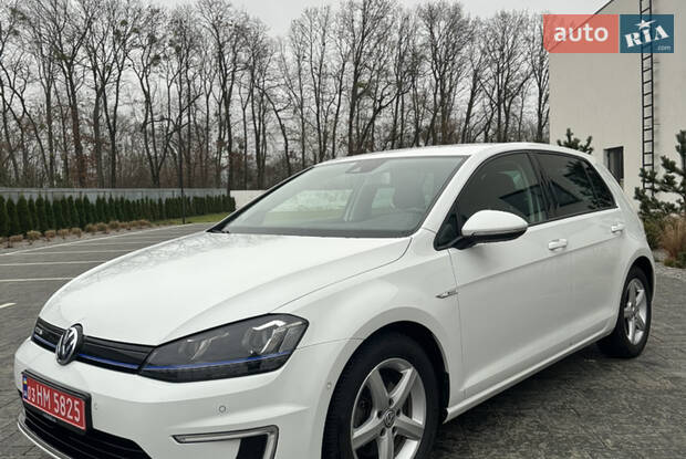 Volkswagen e-Golf 2015