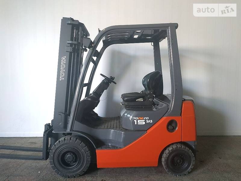 Вилочный погрузчик Toyota 02-8FDF15 2011 в Киеве Вилочный погрузчик Toyota 02-8FDF15 2011 в Киеве