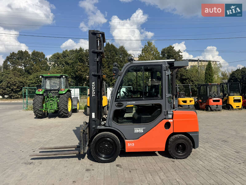 Вилочный погрузчик Toyota 02-8FDJF35 2016 в Радомышле Вилочный погрузчик Toyota 02-8FDJF35 2016 в Радомышле