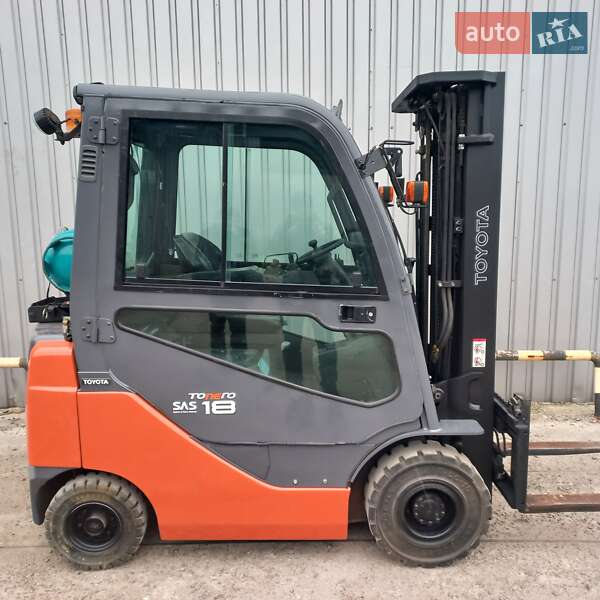 Вилочный погрузчик Toyota 02-8FGF18 2015 в Киеве Вилочный погрузчик Toyota 02-8FGF18 2015 в Киеве