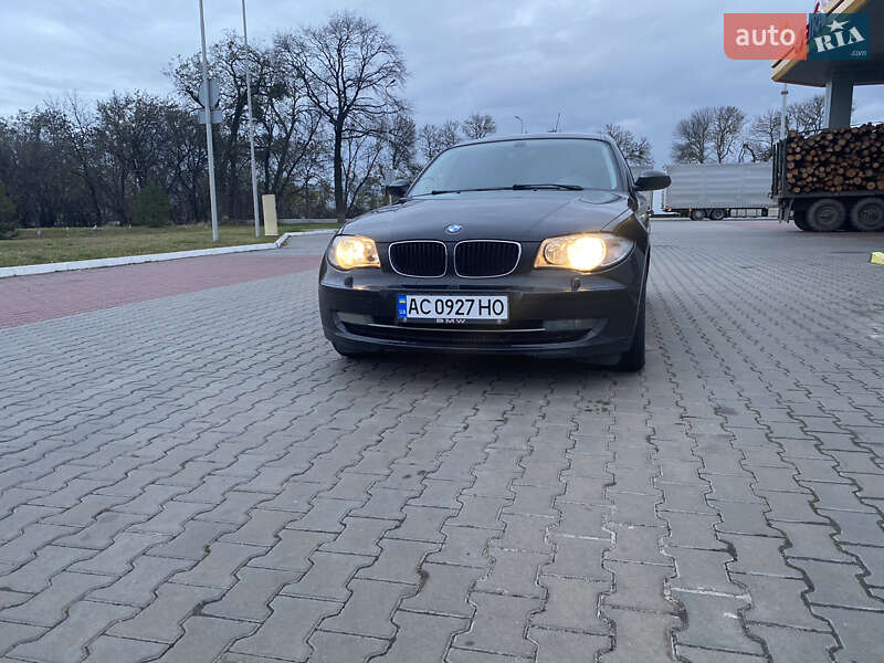 Хэтчбек BMW 1 Series 2008 в Луцке