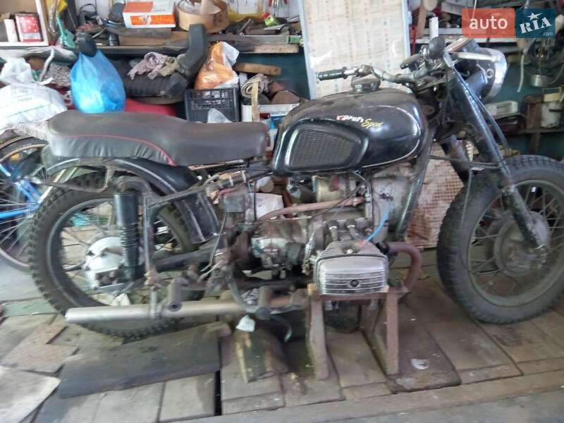 Мотоцикл с коляской Днепр (КМЗ) 10-36 1982 в Чугуеве