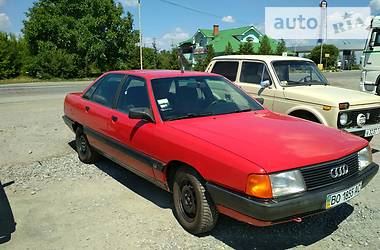 Седан Audi 100 1988 в Киеве