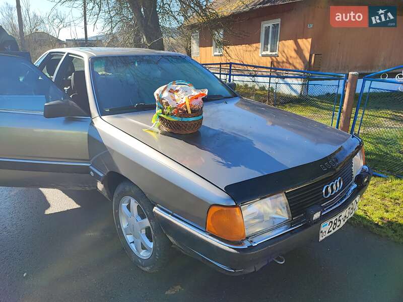 Седан Audi 100 1990 в Турке Седан Audi 100 1990 в Турке