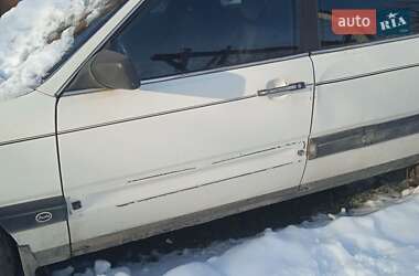 Седан Audi 100 1986 в Черновцах