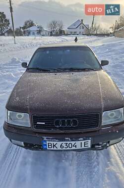 Седан Audi 100 1991 в Остроге