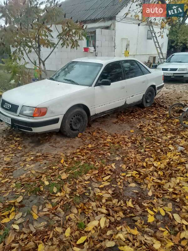 Седан Audi 100 1991 в Корнине