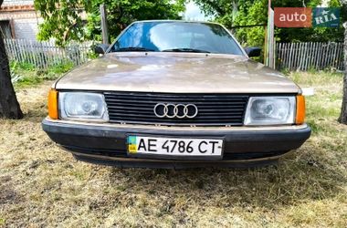 Седан Audi 100 1985 в Кривом Роге
