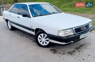Седан Audi 100 1989 в Ватутино