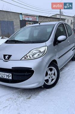 Хэтчбек Peugeot 107 2008 в Подольске