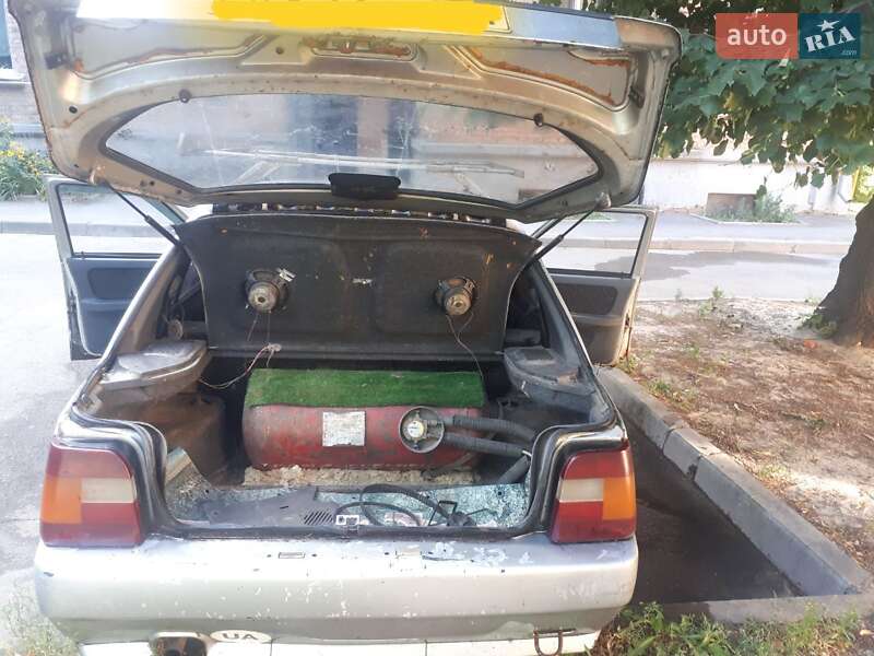 Лифтбек ЗАЗ 1103 Славута 2004 в Харькове Лифтбек ЗАЗ 1103 Славута 2004 в Харькове