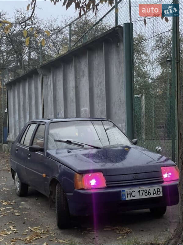 Лифтбек ЗАЗ 1103 Славута 2003 в Львове