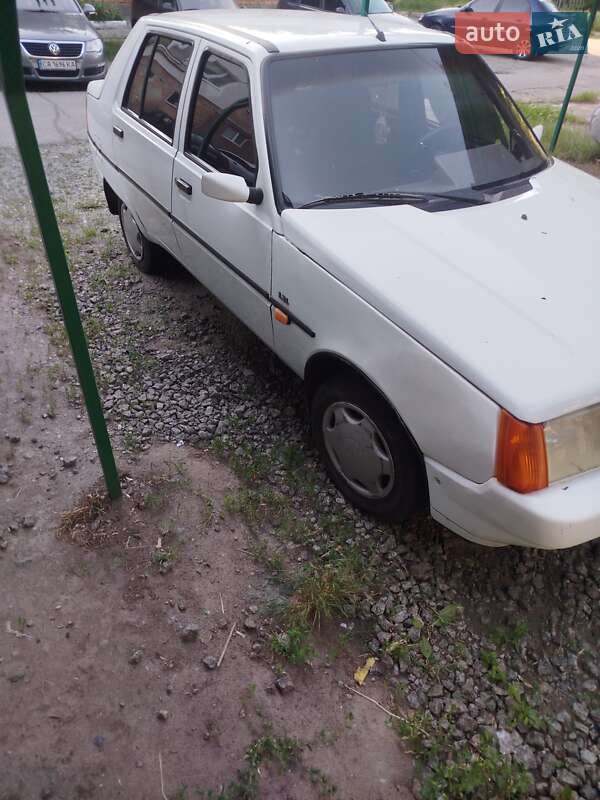 Лифтбек ЗАЗ 1103 Славута 2004 в Корсуне-Шевченковском