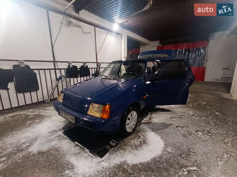 Лифтбек ЗАЗ 1103 Славута 2003 в Славуте Лифтбек ЗАЗ 1103 Славута 2003 в Славуте