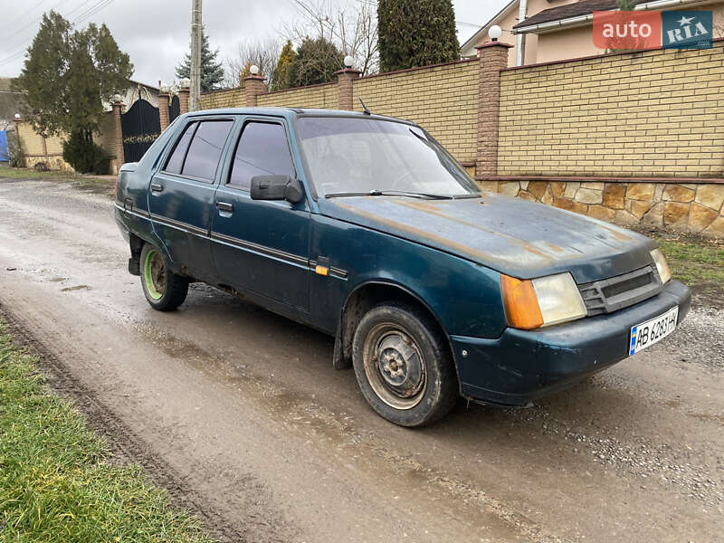 Лифтбек ЗАЗ 1103 Славута 2000 в Гнивани