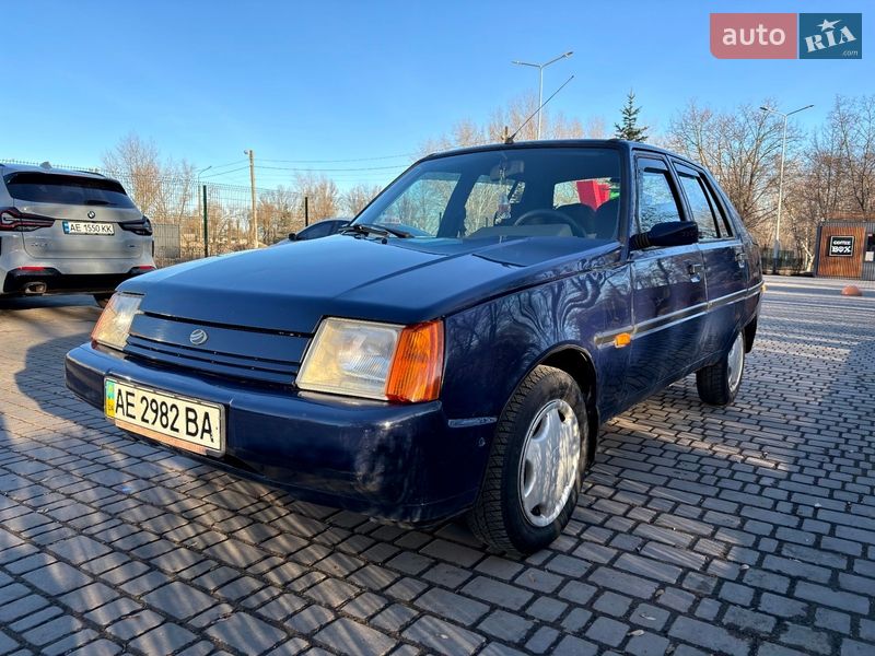 Лифтбек ЗАЗ 1103 Славута 2006 в Каменском Лифтбек ЗАЗ 1103 Славута 2006 в Каменском
