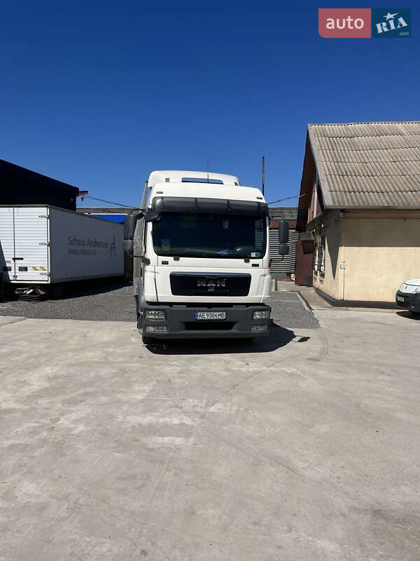 Автовоз MAN 12.220 2013 в Кривом Роге