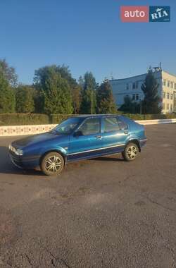 Хэтчбек Renault 19 1991 в Житомире Хэтчбек Renault 19 1991 в Житомире