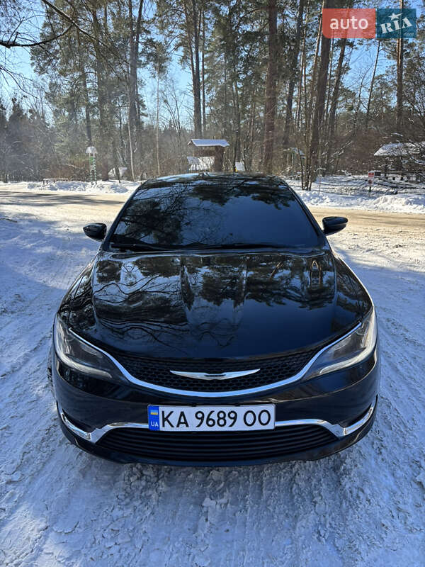 Седан Chrysler 200 2015 в Киеве Седан Chrysler 200 2015 в Киеве