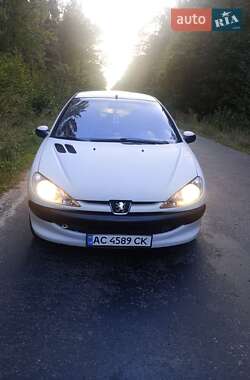 Хетчбек Peugeot 206 2004 в Шацьку