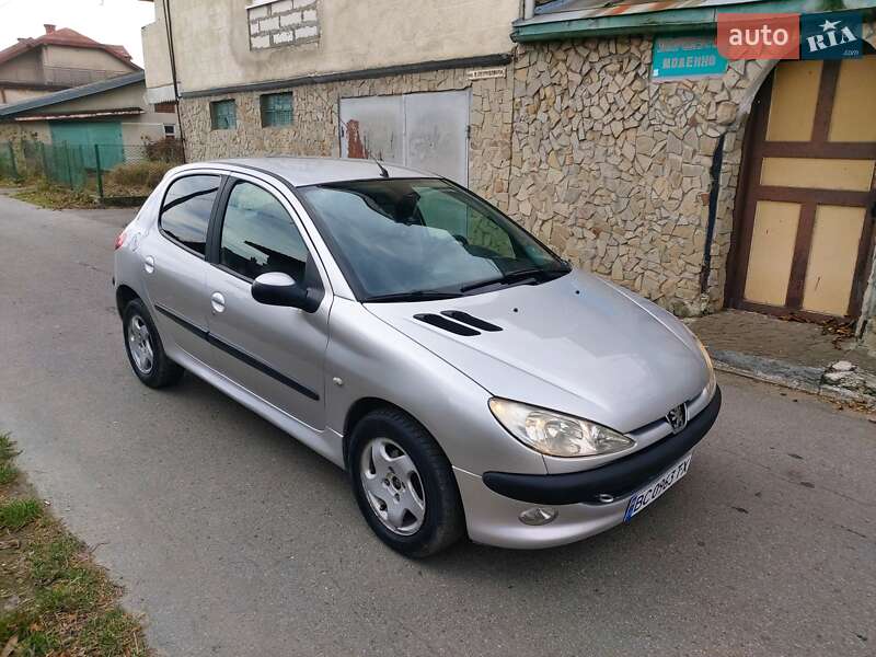 Хетчбек Peugeot 206 1999 в Стрию