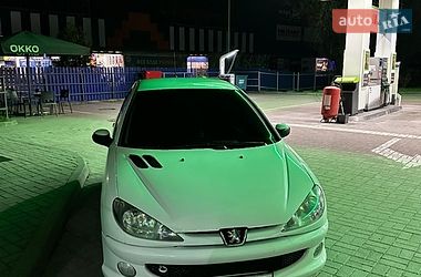 Хетчбек Peugeot 206 2006 в Ужгороді