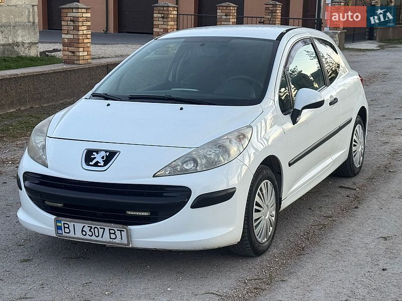 Хэтчбек Peugeot 207 2008 в Волочиске