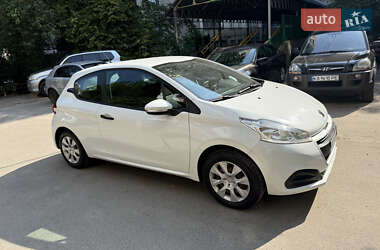 Хетчбек Peugeot 208 2016 в Києві