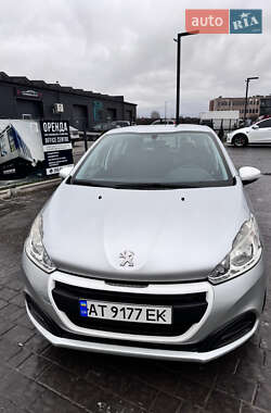 Хетчбек Peugeot 208 2016 в Івано-Франківську Хетчбек Peugeot 208 2016 в Івано-Франківську