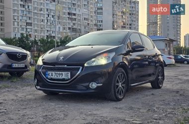 Хетчбек Peugeot 208 2012 в Києві