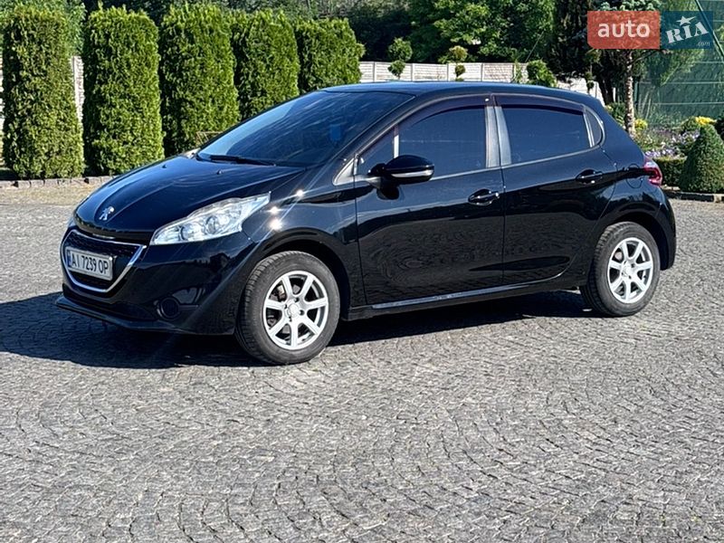 Хэтчбек Peugeot 208 2014 в Львове