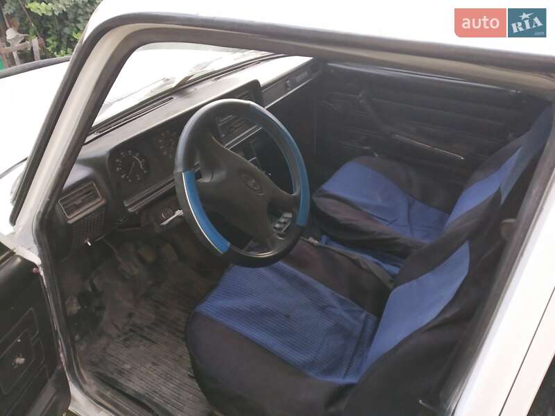 Седан ВАЗ / Lada 2107 2005 в Сараті