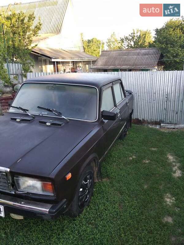 Седан ВАЗ / Lada 2107 1988 в Баре Седан ВАЗ / Lada 2107 1988 в Баре