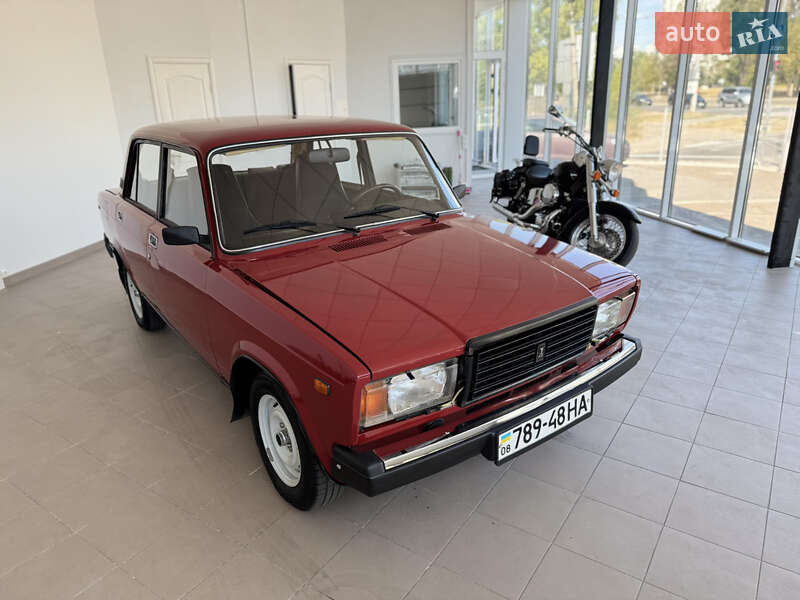 Седан ВАЗ / Lada 2107 1996 в Запорожье Седан ВАЗ / Lada 2107 1996 в Запорожье