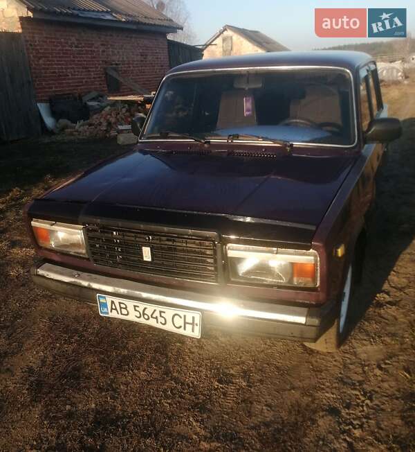 Седан ВАЗ / Lada 2107 2005 в Макарове