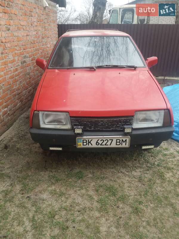 Хэтчбек ВАЗ / Lada 2108 1995 в Киверцах Хэтчбек ВАЗ / Lada 2108 1995 в Киверцах