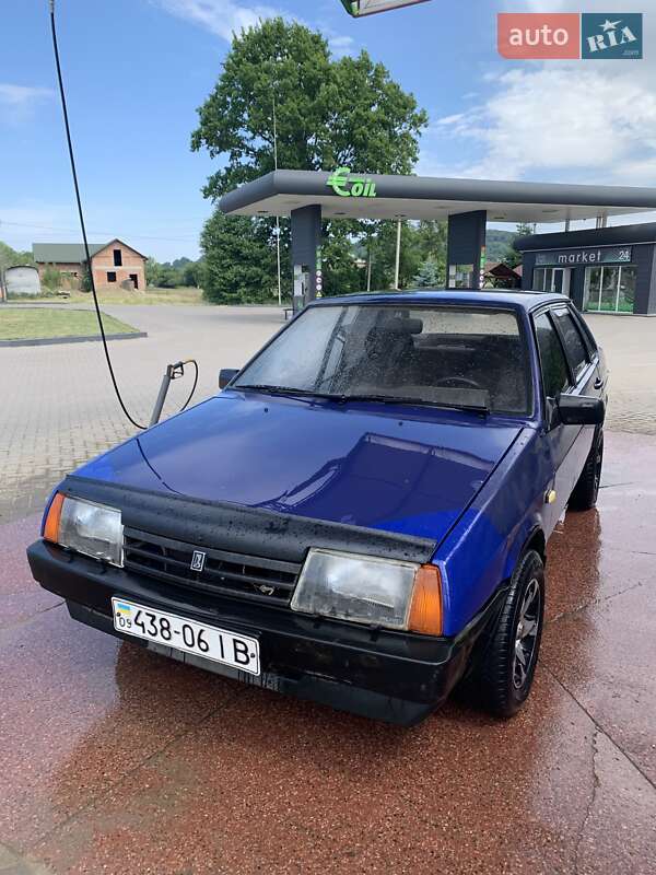 Седан ВАЗ / Lada 21099 1998 в Ивано-Франковске