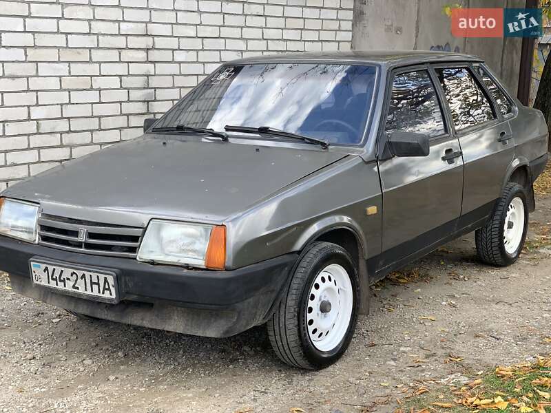 Седан ВАЗ / Lada 21099 1994 в Запоріжжі Седан ВАЗ / Lada 21099 1994 в Запоріжжі