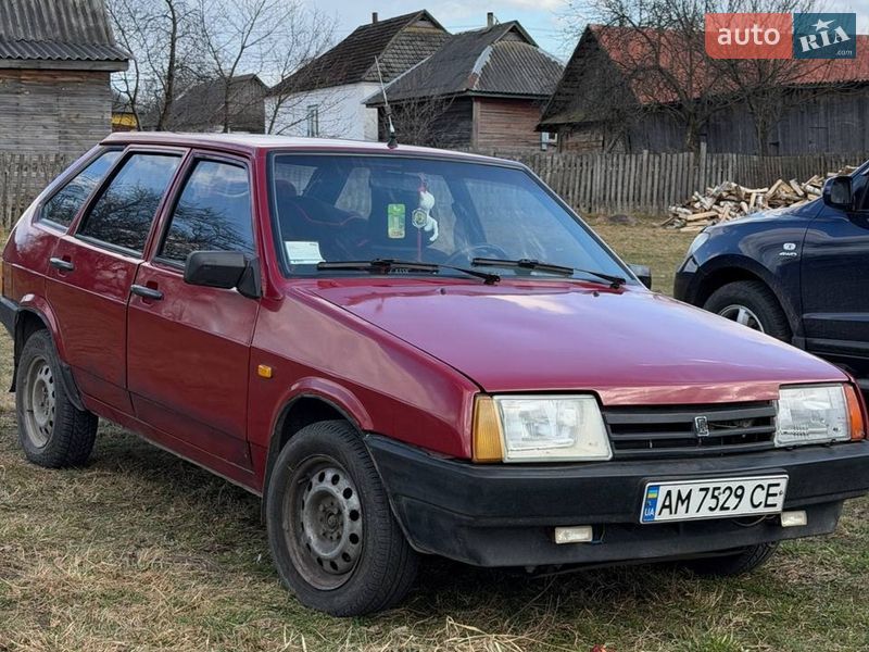 Хэтчбек ВАЗ / Lada 2109 1995 в Овруче