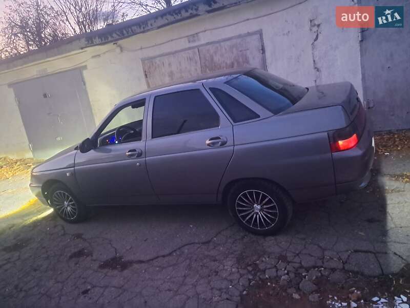 Седан ВАЗ / Lada 2110 2006 в Змиеве
