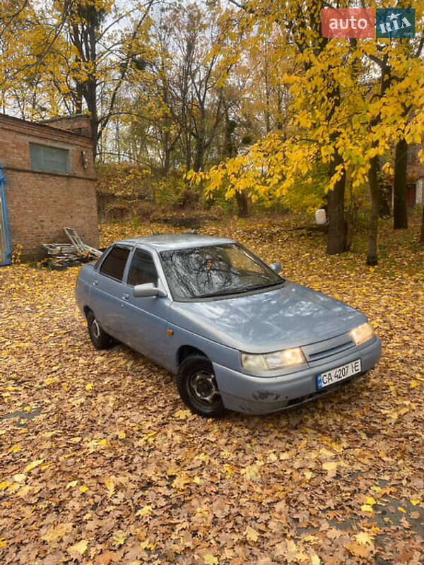 Седан ВАЗ / Lada 2110 2001 в Умани