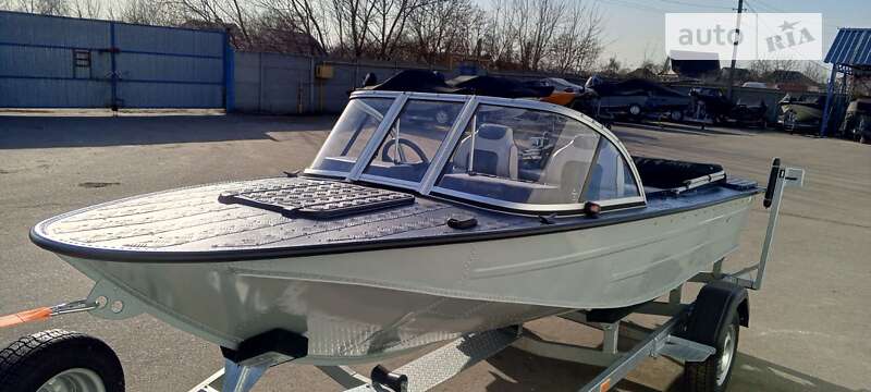 Катер Днепр 2 1988 в Киеве Катер Днепр 2 1988 в Киеве