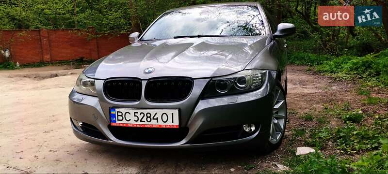Седан BMW 3 Series 2009 в Львові